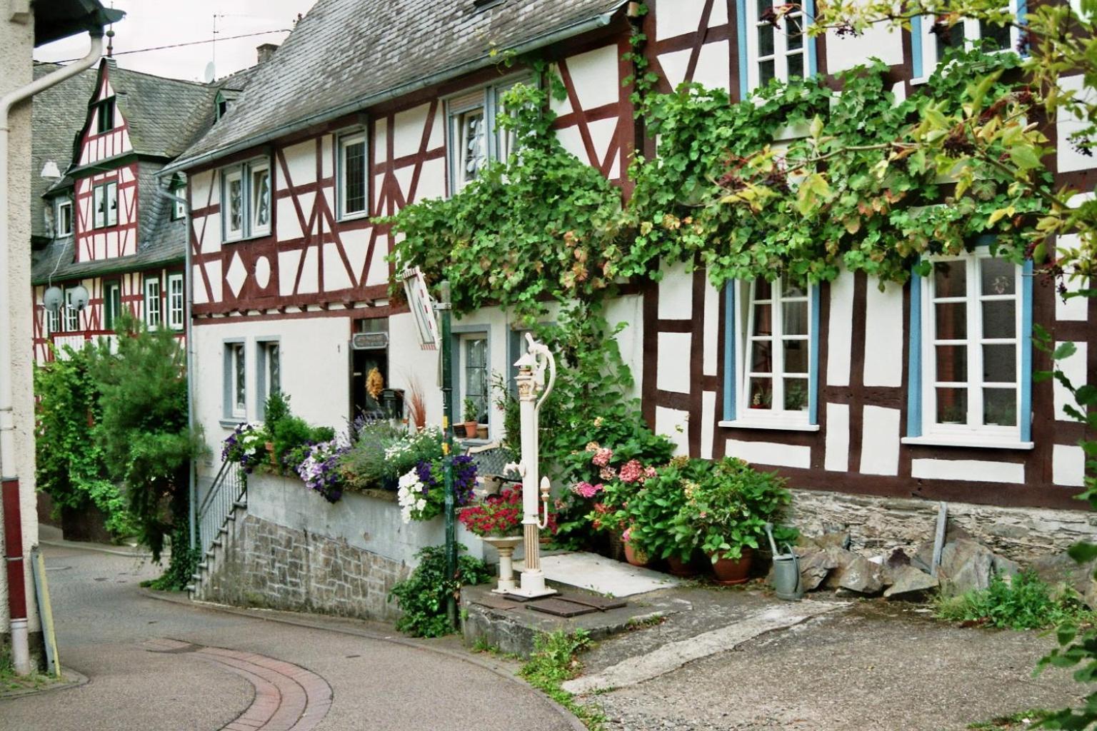 Gaestehaus Ina-Maria, Apartments Obernhof Eksteriør billede