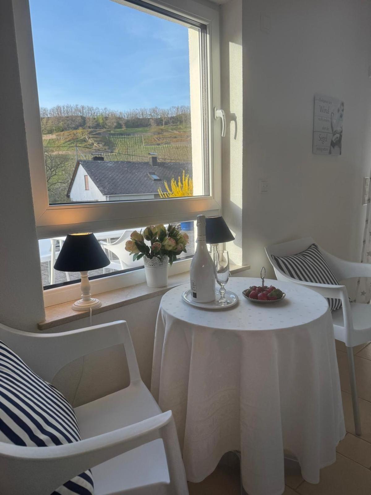 Gaestehaus Ina-Maria, Apartments Obernhof Eksteriør billede